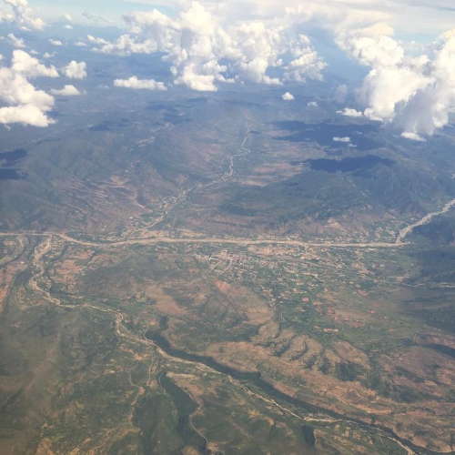 Mizque-Tal mit Blick nach Süden am 10. März 2018.<br>Der Rio Mizque fliesst nach Osten, hier links.<br>Foto: Christian Tschudin